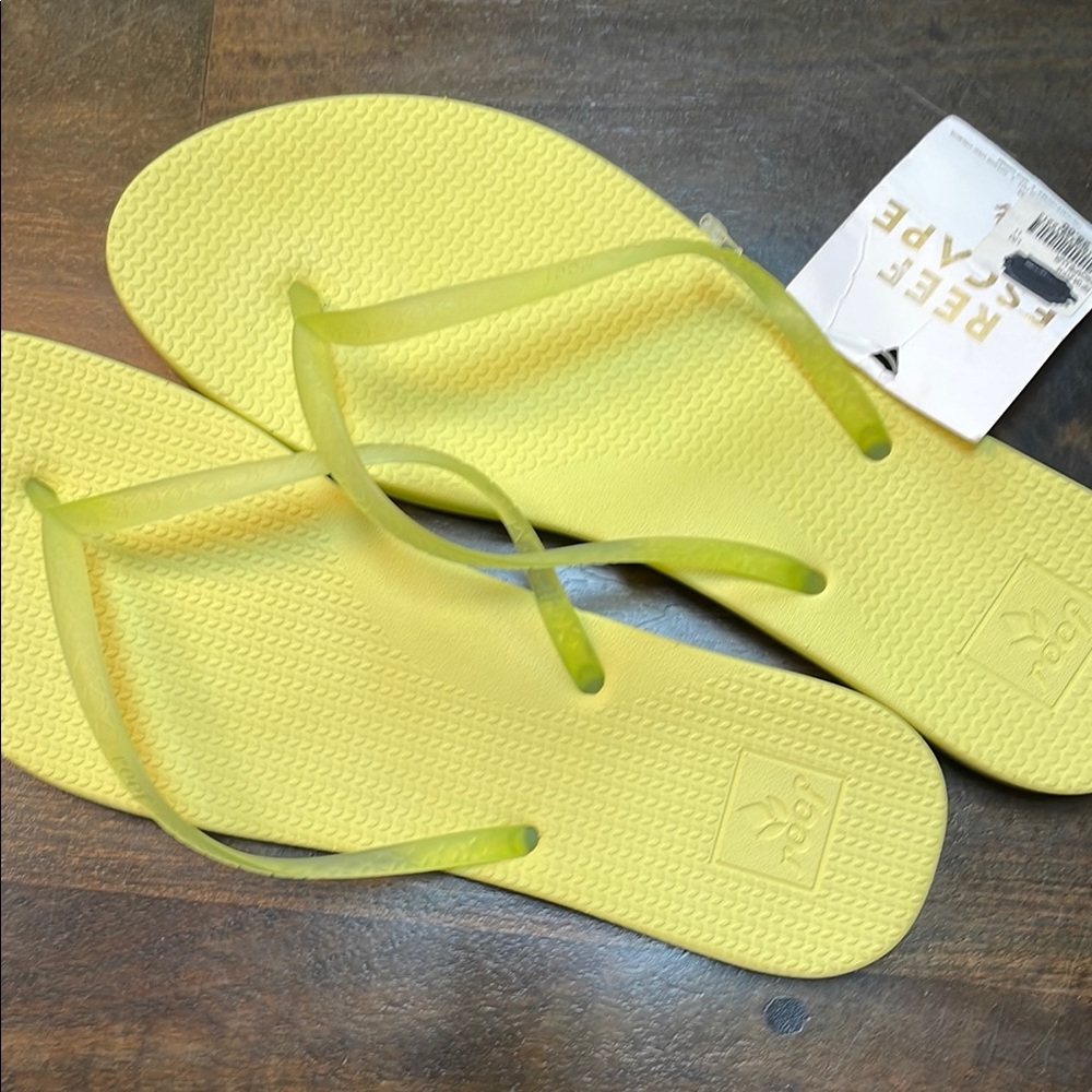 Reef escape lux flip flops